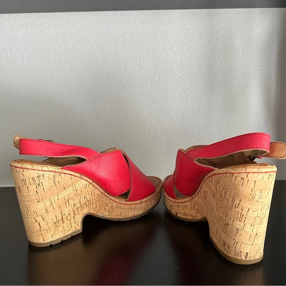 Born Jenni Red Leather Platform Comfort Sandals Size 8